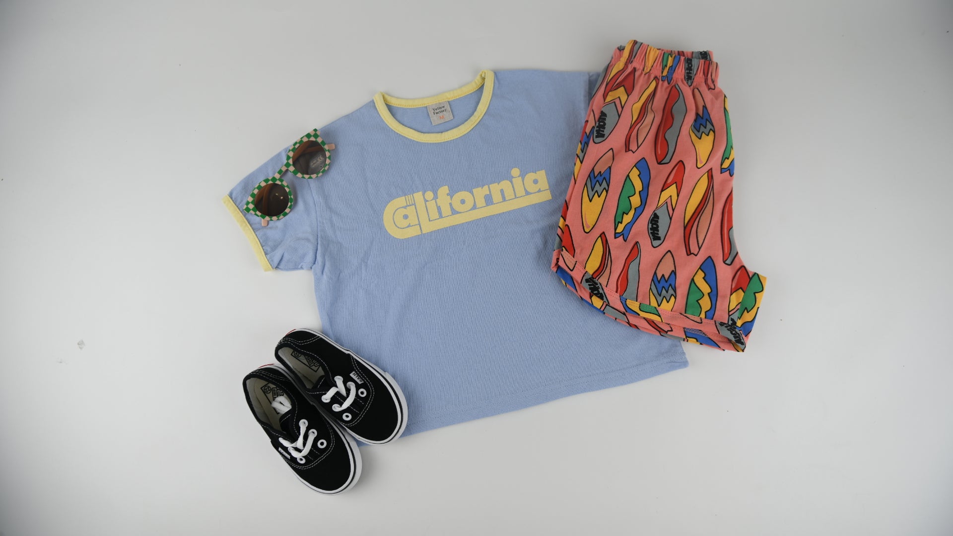 Retro California kids t-shirt in blue with vintage font design